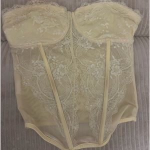 I. AM. GIA. Yellow corset top!